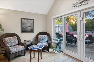 25 Blue Jay Way, East Hampton, NY 11937 - Photo 11