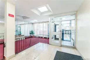 87-70 173rd St, Jamaica, NY 11432 - Photo 9