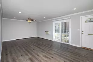 93 Friendly Ct, Babylon, NY 11704 - Photo 3