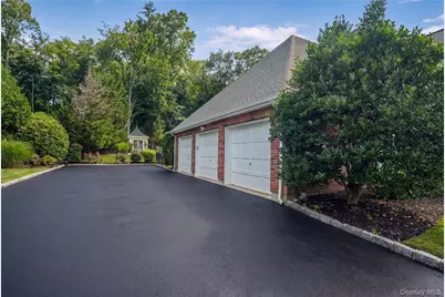 589 Caledonia Road, Dix Hills, NY 11746 - Photo 43