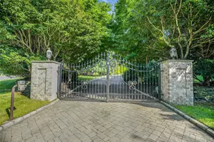 589 Caledonia Rd, Dix Hills, NY 11746 - Photo 3