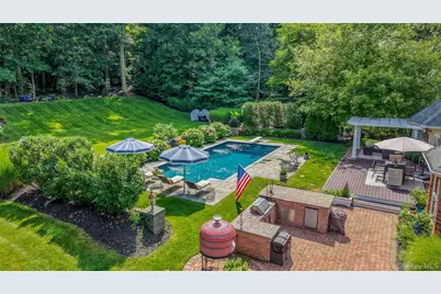 589 Caledonia Road, Dix Hills, NY 11746 - Photo 37