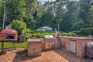 589 Caledonia Rd, Dix Hills, NY 11746 - Photo 35