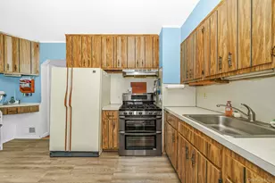65 5th St, New Hyde Park, NY 11040 - Photo 15