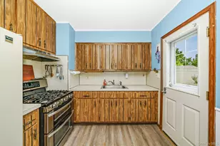 65 5th St, New Hyde Park, NY 11040 - Photo 13