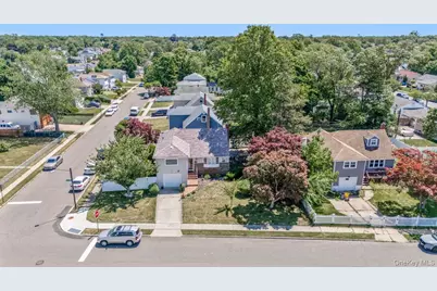 15 Ford Drive W, Massapequa, NY 11758 - Photo 3