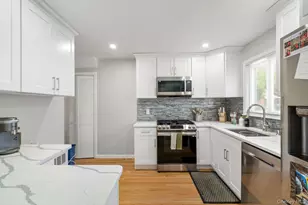 15 Ford Dr W, Massapequa, NY 11758 - Photo 9