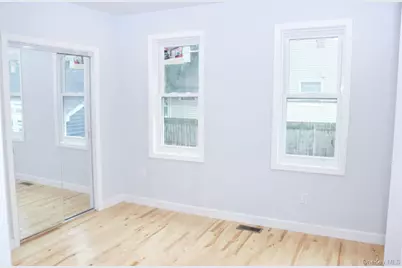 21 Randall Avenue, Lynbrook, NY 11563 - Photo 9