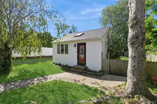 54 Pinelawn Ave, Farmingville, NY 11738 - Photo 13