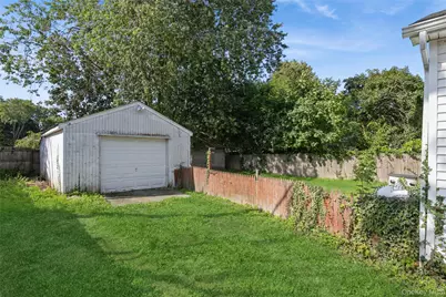 54 Pinelawn Avenue, Farmingville, NY 11738 - Photo 15