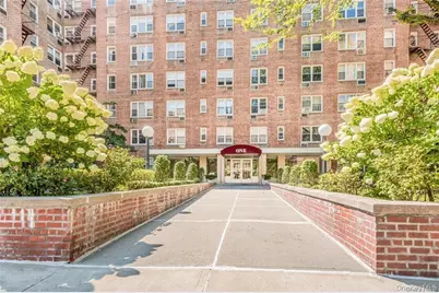 4 Sadore Lane #2W, Yonkers, NY 10710 - Photo 1