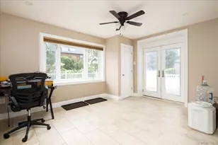 17 Piccadilly Downs, Lynbrook, NY 11563 - Photo 11