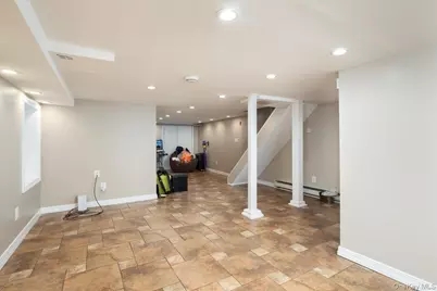 17 Piccadilly Downs, Lynbrook, NY 11563 - Photo 15