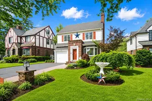 17 Piccadilly Downs, Lynbrook, NY 11563 - Photo 3