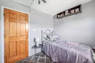 8 Wilson Pl, Lindenhurst, NY 11757 - Photo 17
