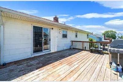 8 Wilson Place, Lindenhurst, NY 11757 - Photo 29