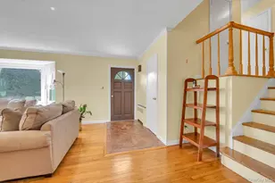 12 Compass Ct, Huntington, NY 11743 - Photo 9