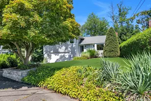 12 Compass Ct, Huntington, NY 11743 - Photo 21