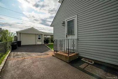 124 Wilfred Boulevard, Hicksville, NY 11801 - Photo 3