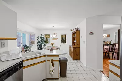 2 Windsor Court, Amityville, NY 11701 - Photo 9