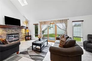 2 Windsor Ct, Amityville, NY 11701 - Photo 5
