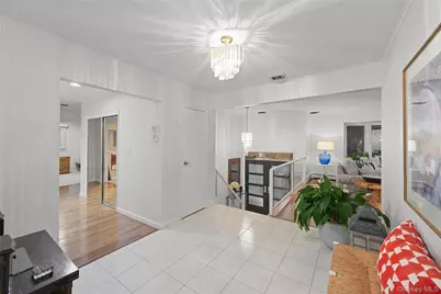 31 Lake Court, Massapequa, NY 11758 - Photo 9
