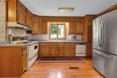 457 Saw Mill River Road, Millwood, NY 10546 - Photo 17