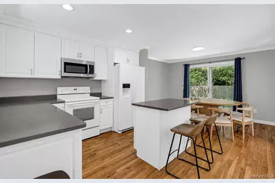 155 Little Fresh Pond Road, Southampton, NY 11968 - Photo 5