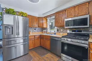 22 Bank St, Beacon, NY 12508 - Photo 9