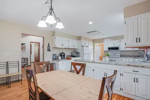 27 Patricia Dr, Pleasant Valley, NY 12569 - Photo 3
