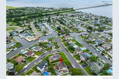 19 Clearwater Lane, West Islip, NY 11795 - Photo 49
