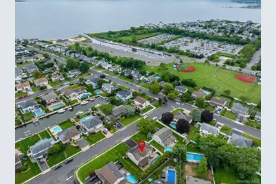 19 Clearwater Lane, West Islip, NY 11795 - Photo 45