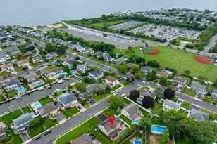 19 Clearwater Ln, West Islip, NY 11795 - Photo 45