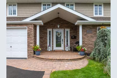 19 Clearwater Lane, West Islip, NY 11795 - Photo 3