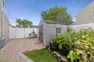 19 Clearwater Ln, West Islip, NY 11795 - Photo 43