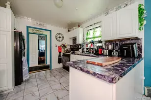 13 Meadow Ln, Bayville, NY 11709 - Photo 9