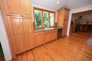 859 Maloon Ave, Franklin Square, NY 11010 - Photo 7