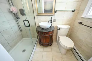 859 Maloon Ave, Franklin Square, NY 11010 - Photo 11