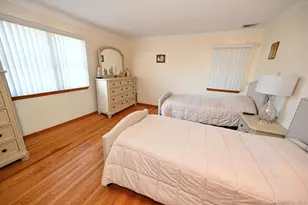 859 Maloon Ave, Franklin Square, NY 11010 - Photo 25