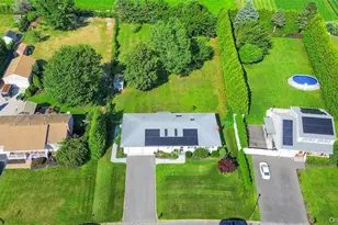 124 Donna Dr, Calverton, NY 11933 - Photo 35