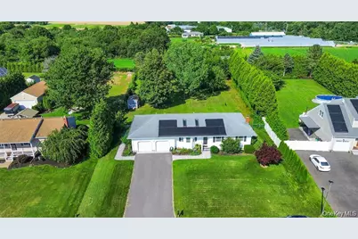124 Donna Drive, Calverton, NY 11933 - Photo 9