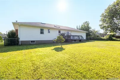 124 Donna Drive, Calverton, NY 11933 - Photo 33