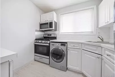 985 Fenwood Drive #3, Valley Stream, NY 11580 - Photo 7