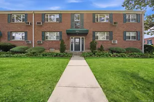 985 Fenwood Dr, Valley Stream, NY 11580 - Photo 1