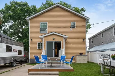 571 Park Avenue, West Hempstead, NY 11552 - Photo 5