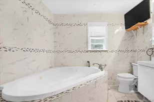 571 Park Ave, West Hempstead, NY 11552 - Photo 19