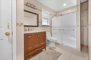 571 Park Ave, West Hempstead, NY 11552 - Photo 11
