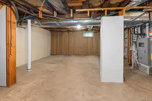571 Park Ave, West Hempstead, NY 11552 - Photo 23