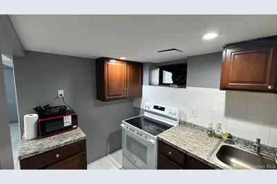 9528 132nd Street, Richmond Hill, NY 11419 - Photo 25