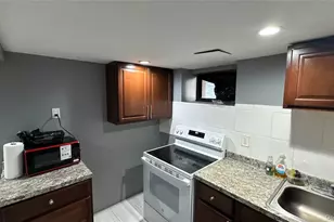 95-28 132nd St, Richmond Hill, NY 11419 - Photo 25